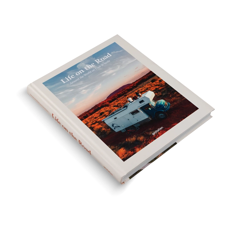 Album Life on the Road – inspirująca podróż kamperem przez Europę, Azję i Australię.