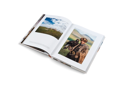 Album Life on the Road – inspirująca podróż kamperem przez Europę, Azję i Australię.