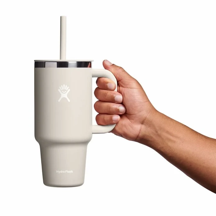 Hydro Flask Travel Tumbler 950ml – duży kubek termiczny z rączką i rurką, długo trzyma temperaturę.