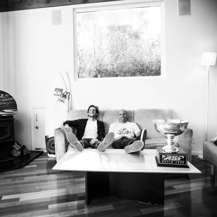 Album Kelly Slater – zdjęcia i historia legendy surfingu