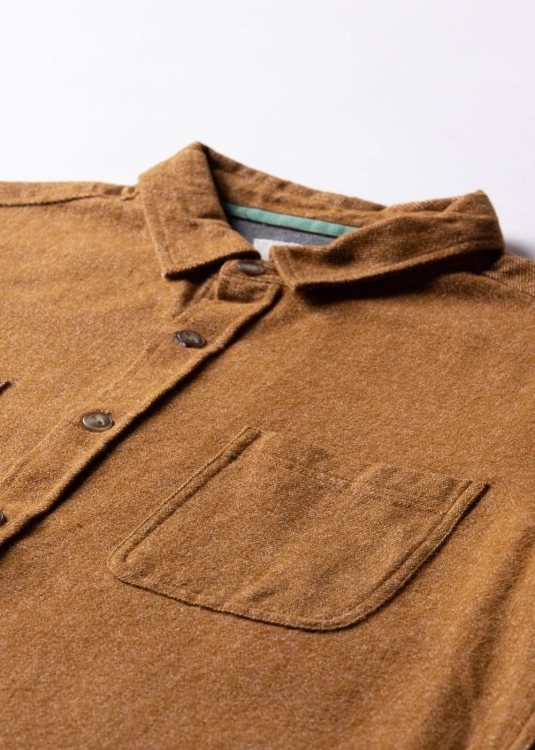 Niebieska koszula flanelowa Vissla Shaper Eco, miękka i ciepła, z kieszeniami, idealna na plażę, randkę i chłodne dni.