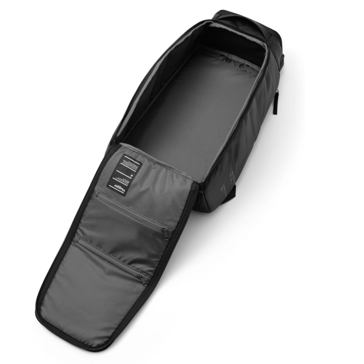 Plecak DB Hugger 30L Forest Green to trwały, lekki i funkcjonalny model z przegrodą na laptopa do 16".