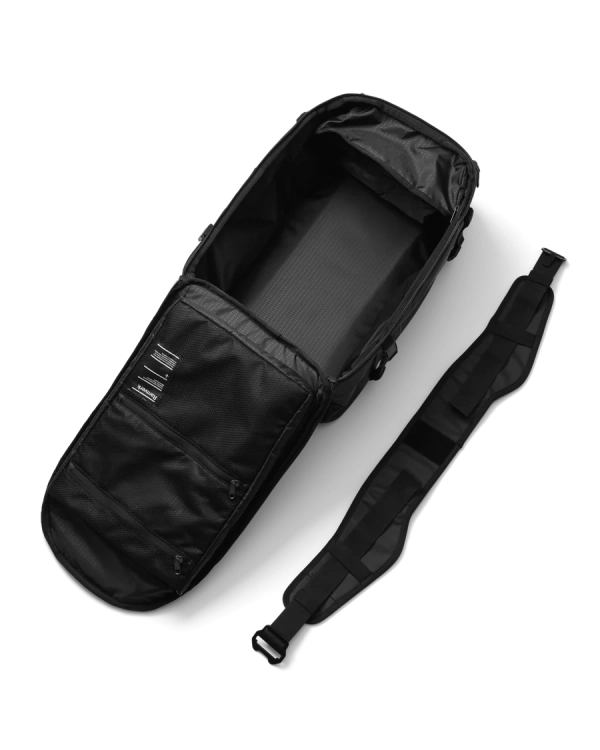 Funkcjonalny plecak 32L z ergonomicznym designem i wzmocnieniami EVA. Lekki, z kieszenią na laptopa i systemem łączenia Hook Up.