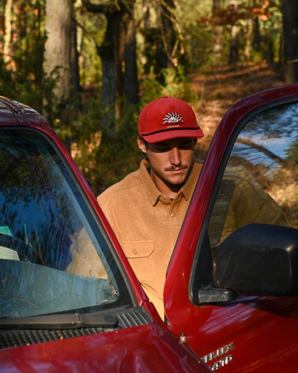 Czapka Vissla Signature - Czerwona 2.jpg