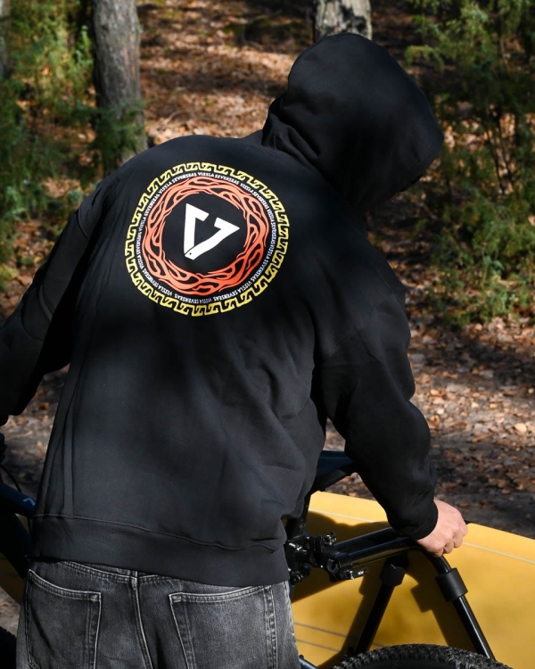 Gruba bluza z kapturem Vissla 90' Vibes BLK 2.jpg