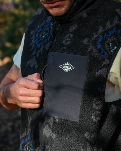 Bezrękawnik polarowy na suwak Vissla Hector Black 2.jpg