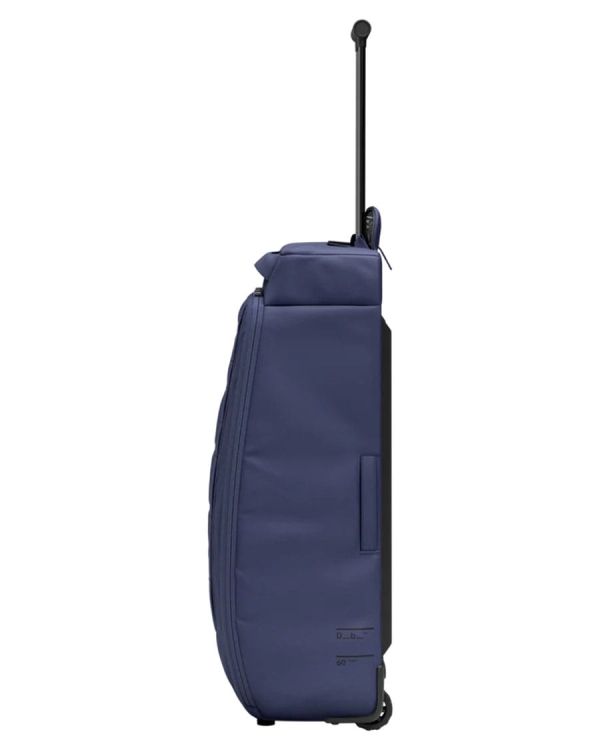 Walizka na kółkach DB Hugger Roller 60L Blue Hour 3.png.jpg