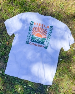 Biała koszulka Vissla x Chałupy organic 4.jpg