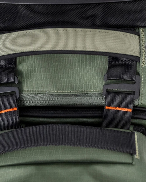 Walizka FCS Mission Wheely 42L9.png.jpg