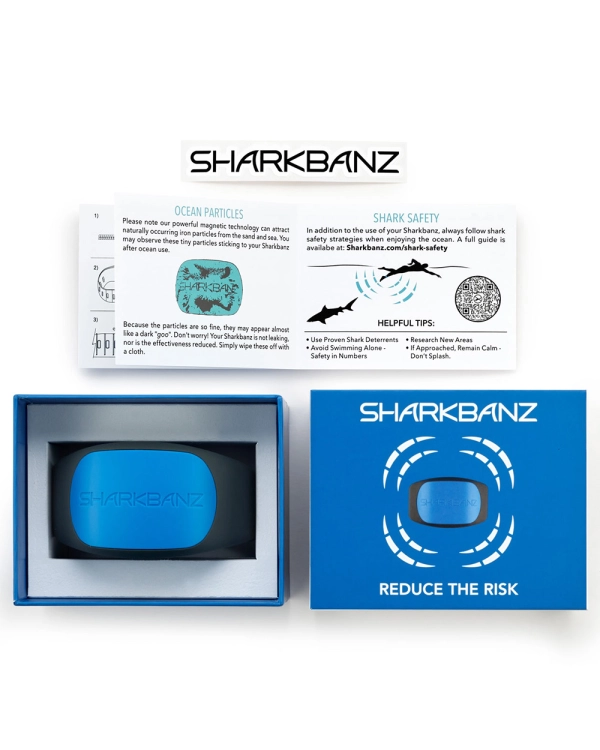 Opaska odstraszająca rekiny Sharkbanz czarnoniebieska2.jpg