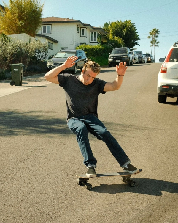 Deska surfskate Carver Black Label 32,5" 4.jpg