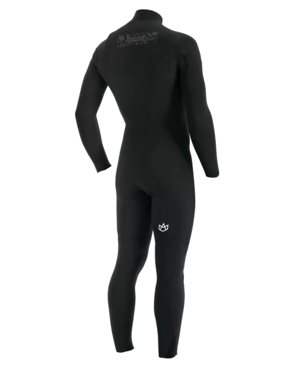 Pianka Manera X10D 4/3 mm – innowacyjna, szybkoschnąca, idealna do surfingu i kitesurfingu_kadr.jpg