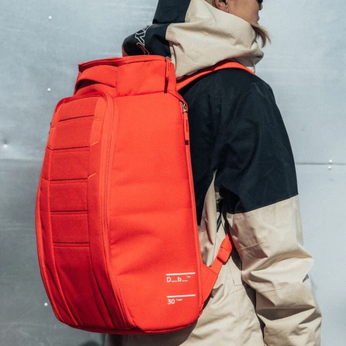 lekki, ergonomiczny, z przegródką na laptopa