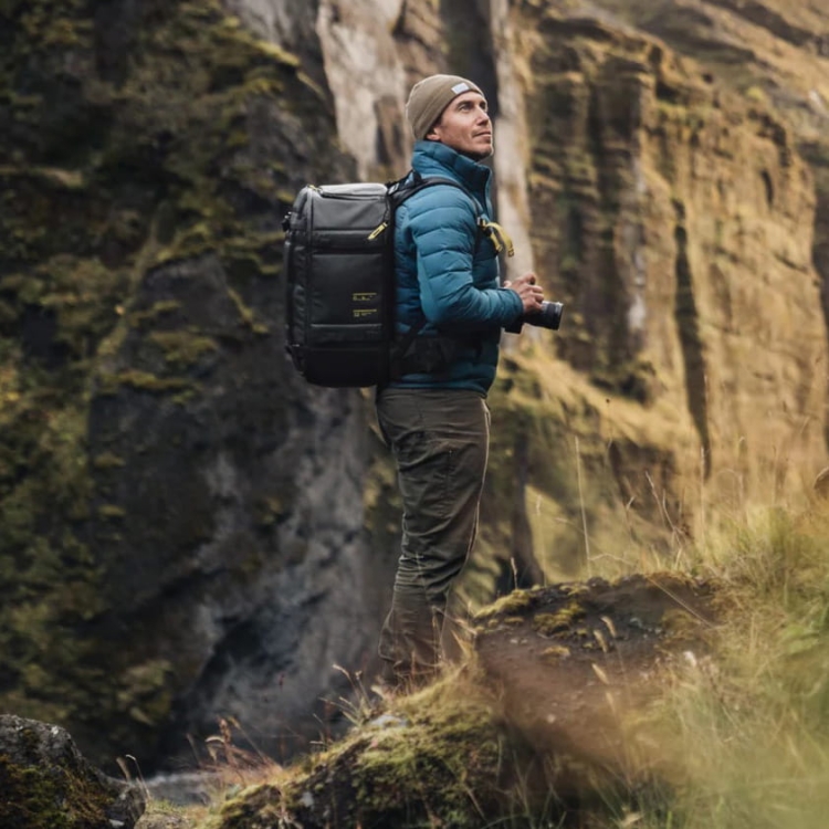 Funkcjonalny plecak 32L z ergonomicznym designem i wzmocnieniami EVA. Lekki, z kieszenią na laptopa i systemem łączenia Hook Up.