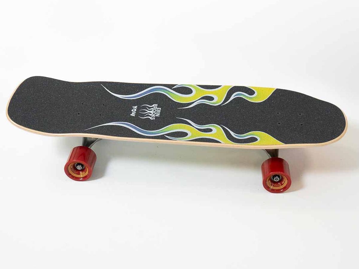 Profil deski YOW High Blaze 32" Erin Brooks - widoczny rocker i concave