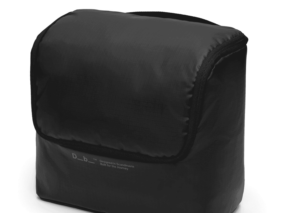 Wyściełana kosmetyczka DB Wash Bag M Black Out