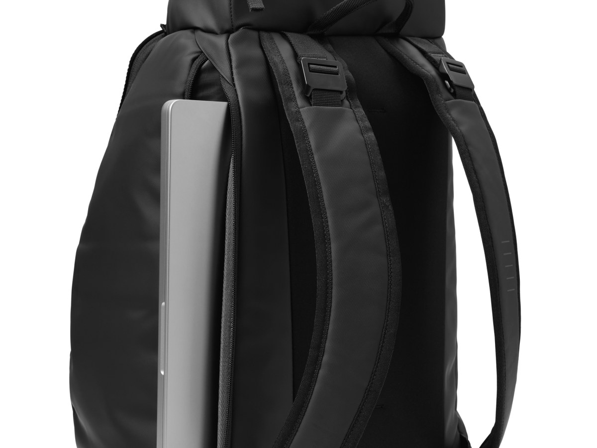 Kieszeń na laptopa w plecaku DB Hugger 30L