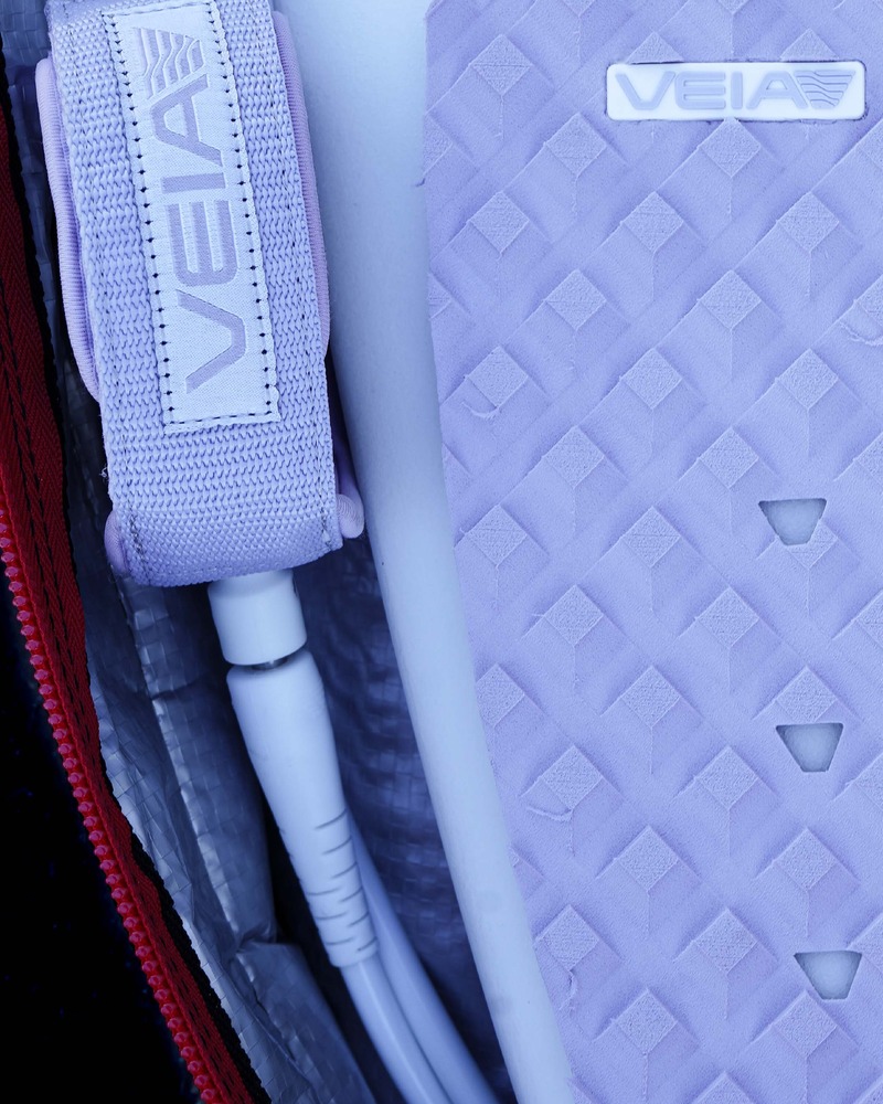 Leash VEIA Explorer Lilac na padzie deski
