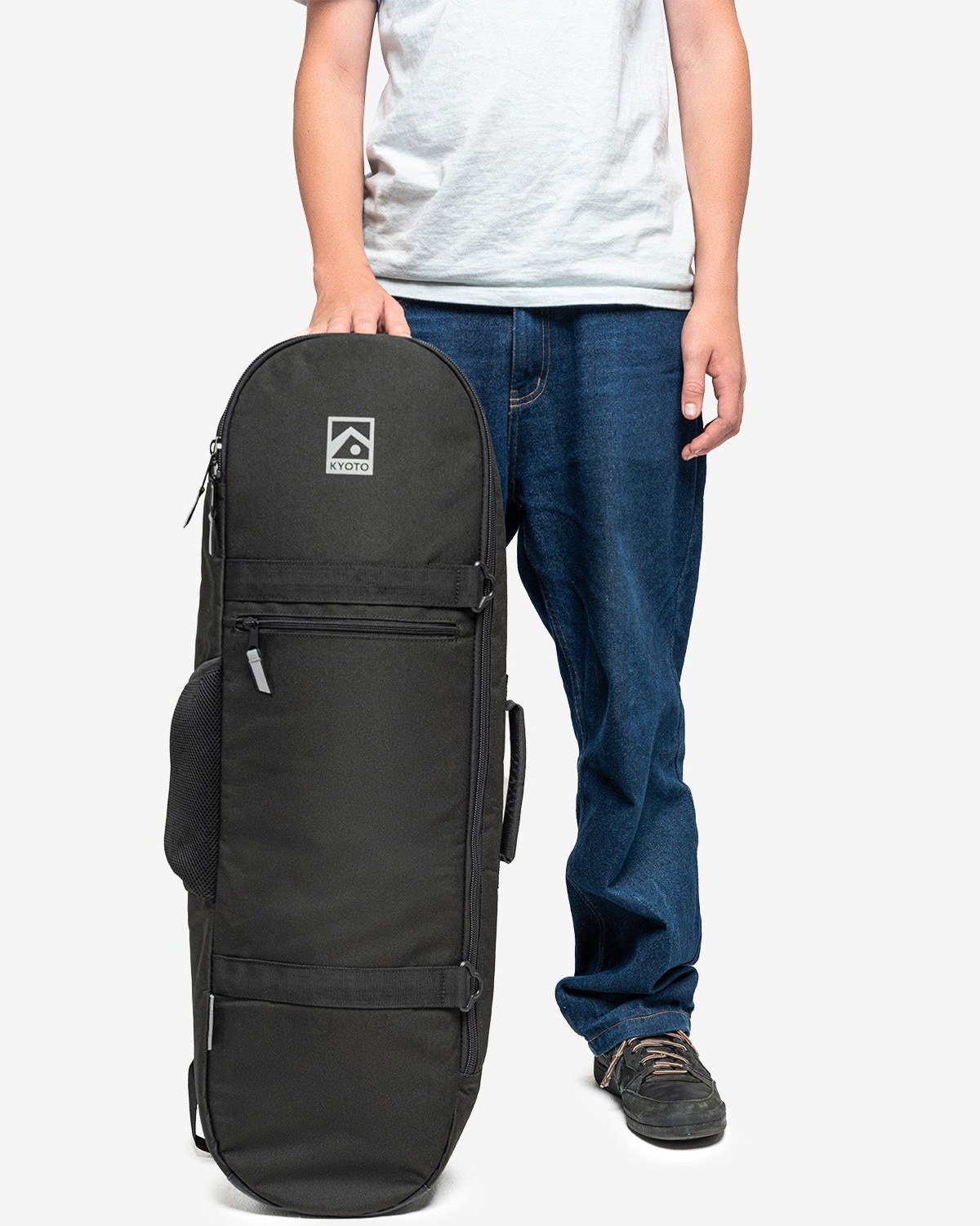 Plecak Carver Kyoto Pro Bag noszony w ręku